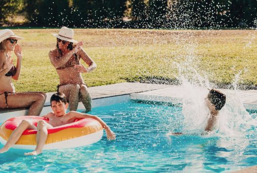 Piscine coque avec plage immergée 5x3 Aquaviva 2